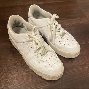 NIKE AIR FORCE 1 SIZE 7 WOMEN